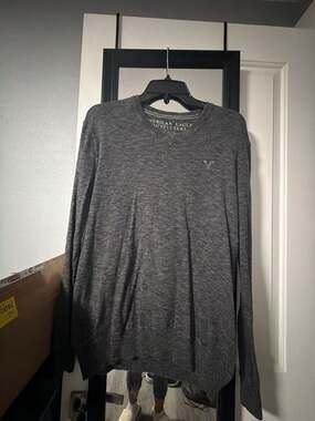 American Eagle Outfitters Men's Charcoal Gray V-Neck Pullover Sweater